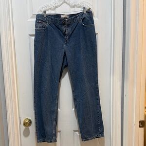 Tommy Hilfiger Women's Classic Fit Straight Leg Blue Jeans